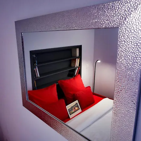 La Maison Josephine Apartment *